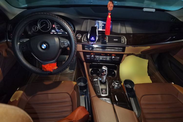Used BMW 5 Series 2017 525Li Leading Model Center Console