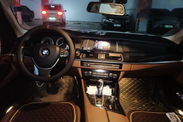 Used BMW 5 Series 2017 520Li Elegant Edition Center Console