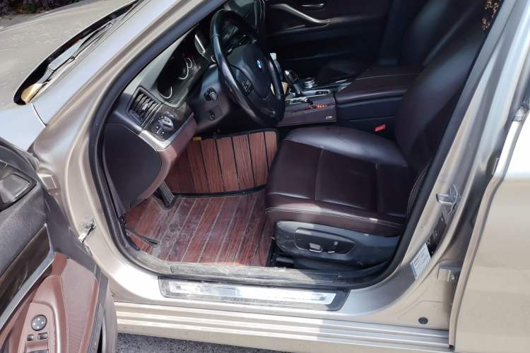 Used BMW 5 Series 2017 525Li Luxury Design Package Driver Seat