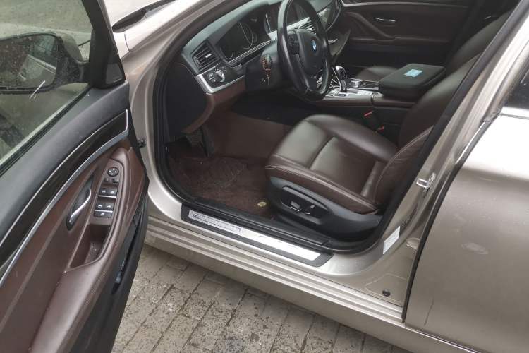 Used BMW 5 Series 2017 525Li Luxury Design Package Driver Seat