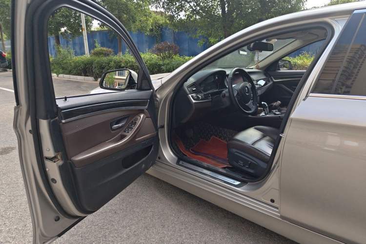Used BMW 5 Series 2017 525Li Luxury Design Package Driver Seat