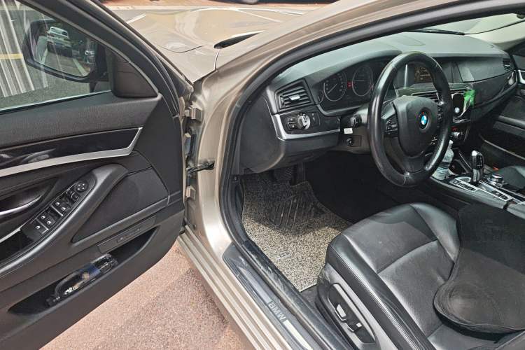 Used BMW 5 Series 2017 520Li Elegant Edition Driver Seat