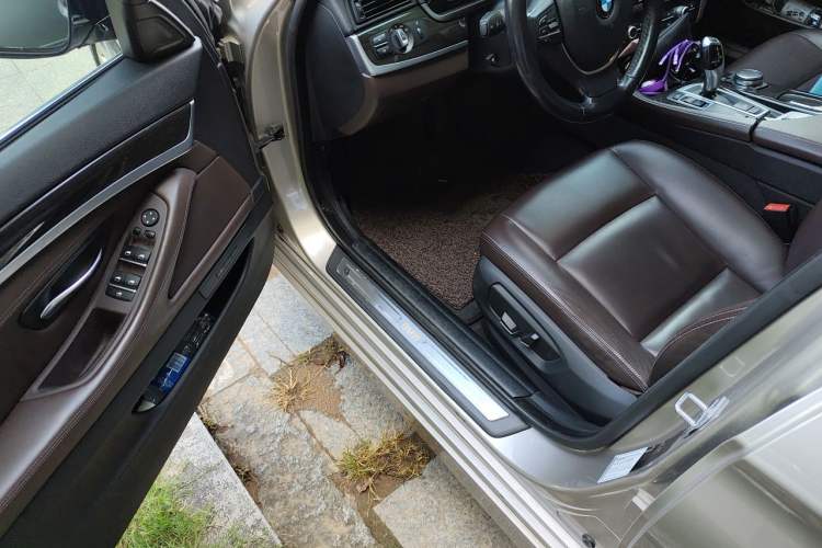 Used BMW 5 Series 2017 525Li Luxury Design Package Driver Seat
