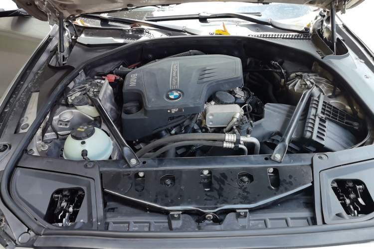 Used BMW 5 Series 2017 525Li Luxury Design Package Engine Bay