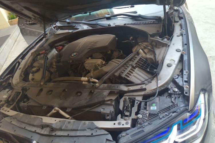 Used BMW 5 Series 2017 525Li Luxury Design Package Engine Bay