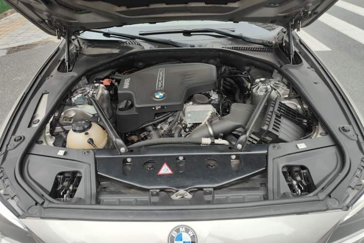 Used BMW 5 Series 2017 525Li Luxury Design Package Engine Bay