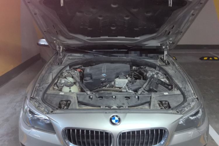 Used BMW 5 Series 2017 520Li Elegant Edition Engine Bay