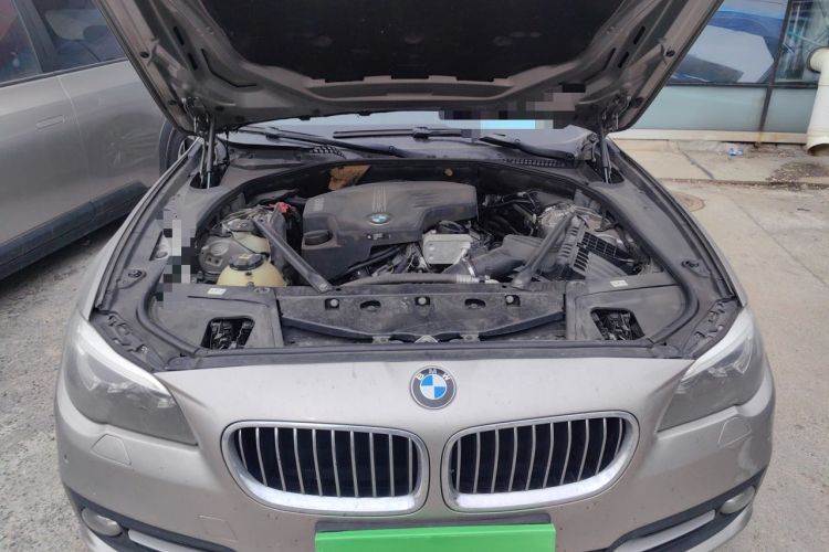 Used BMW 5 Series 2017 520Li Elegant Edition Engine Bay