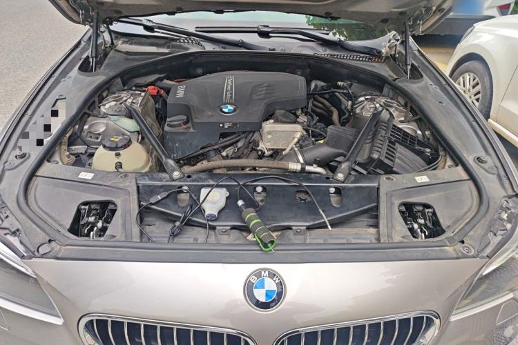 Used BMW 5 Series 2017 525Li Leading Model Engine Bay
