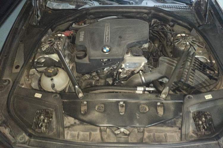 Used BMW 5 Series 2017 525Li Luxury Design Package Engine Bay