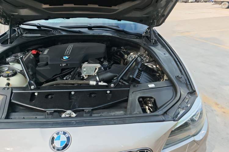 Used BMW 5 Series 2017 525Li Luxury Design Package Engine Bay Left