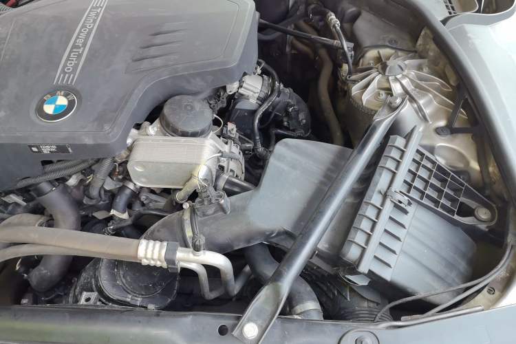 Used BMW 5 Series 2017 525Li Luxury Design Package Engine Bay Left