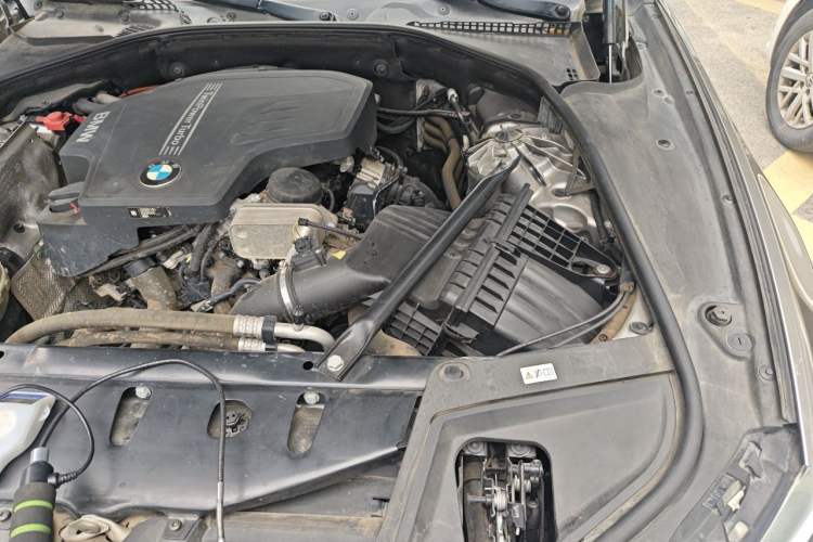 Used BMW 5 Series 2017 525Li Leading Model Engine Bay Left