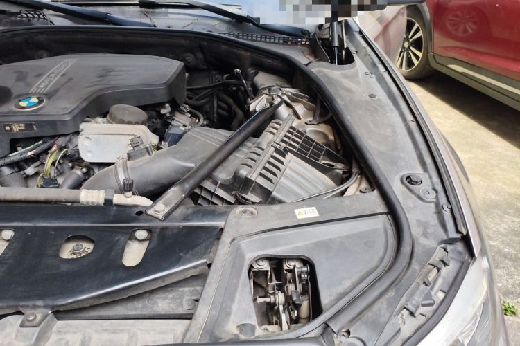 Used BMW 5 Series 2017 520Li Elegant Edition Engine Bay Left