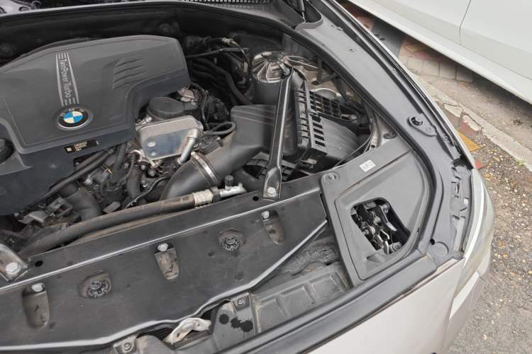 Used BMW 5 Series 2017 525Li Leading Model Engine Bay Left