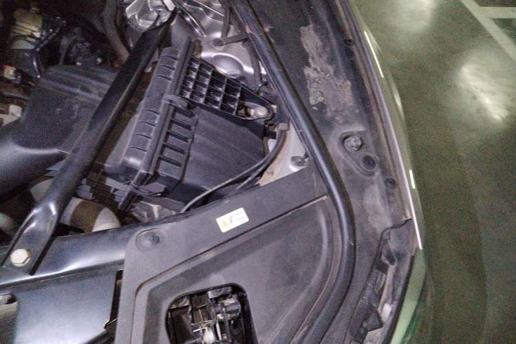 Used BMW 5 Series 2017 525Li Luxury Design Package Engine Bay Left