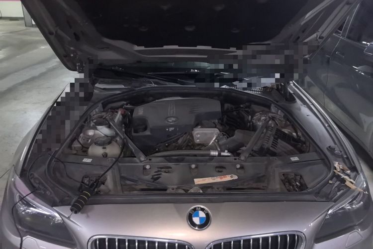 Used BMW 5 Series 2017 525Li Leading Model Engine Bay