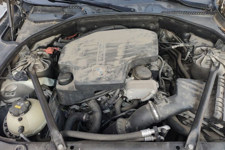 Used BMW 5 Series 2017 520Li Elegant Edition Engine Bay
