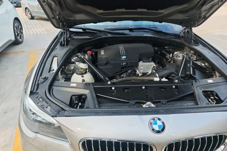 Used BMW 5 Series 2017 525Li Luxury Design Package Engine Bay Right