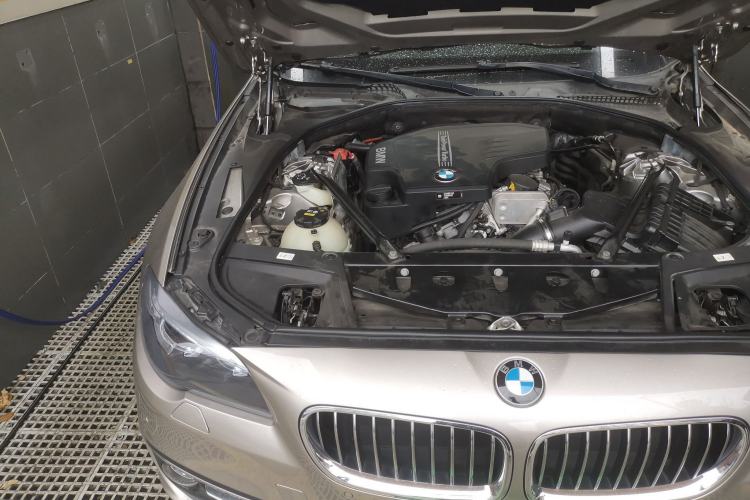 Used BMW 5 Series 2017 525Li Luxury Design Package Engine Bay Right