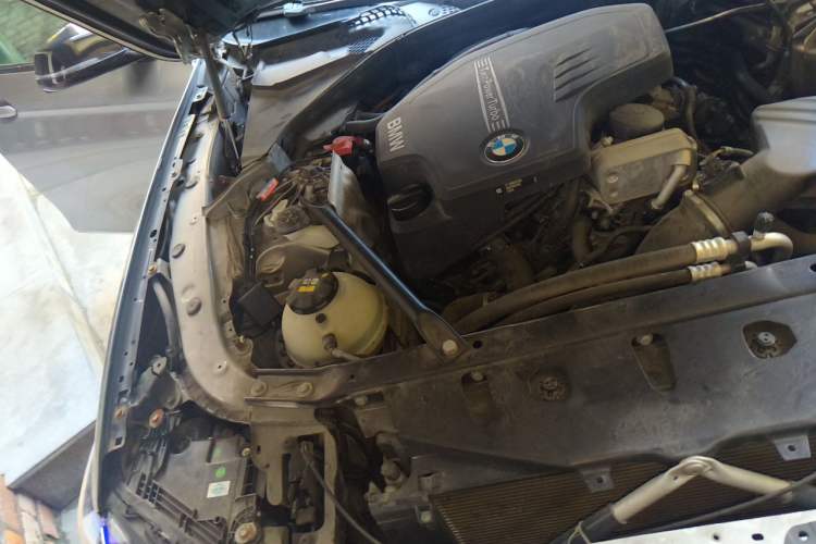 Used BMW 5 Series 2017 525Li Luxury Design Package Engine Bay Right