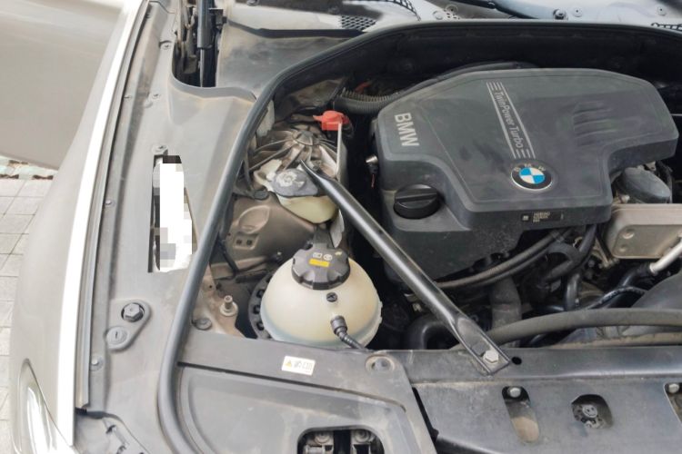 Used BMW 5 Series 2017 525Li Luxury Design Package Engine Bay Right