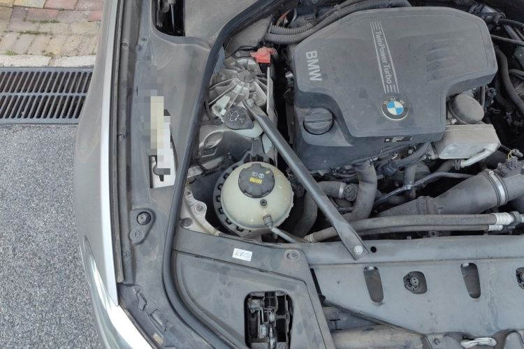 Used BMW 5 Series 2017 525Li Luxury Design Package Engine Bay Right