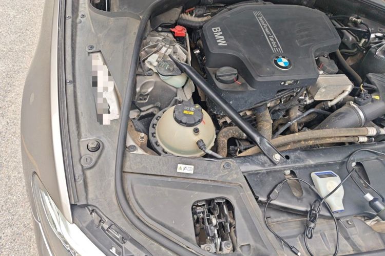 Used BMW 5 Series 2017 525Li Leading Model Engine Bay Right