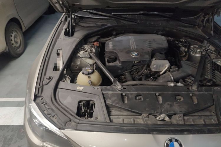 Used BMW 5 Series 2017 520Li Elegant Edition Engine Bay Right