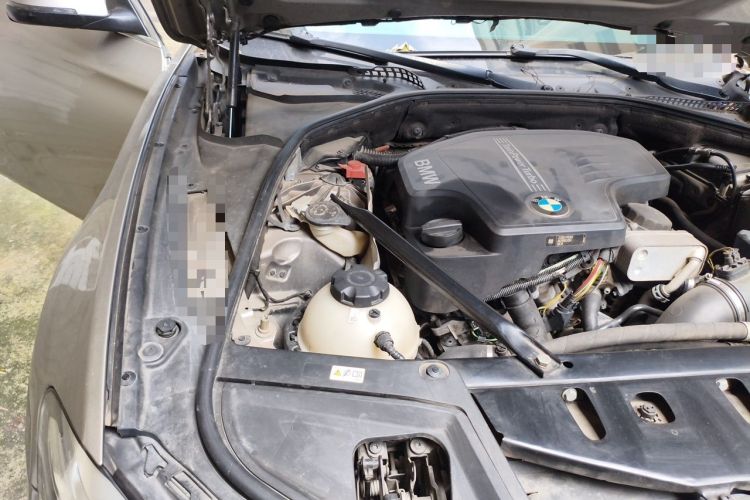 Used BMW 5 Series 2017 520Li Elegant Edition Engine Bay Right