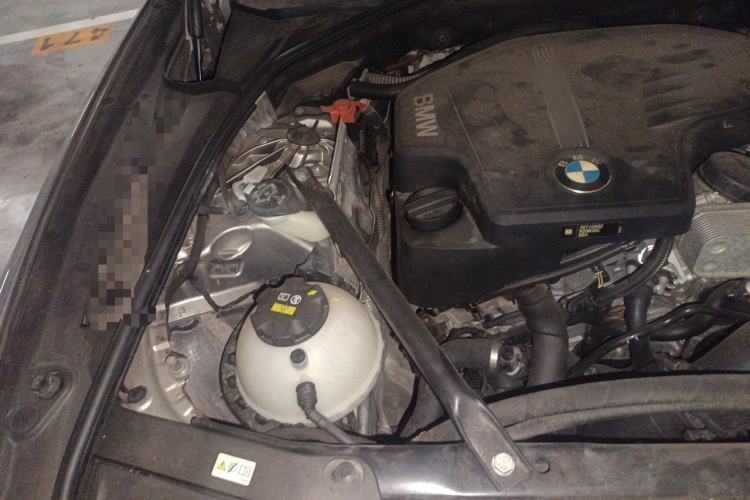 Used BMW 5 Series 2017 525Li Luxury Design Package Engine Bay Right