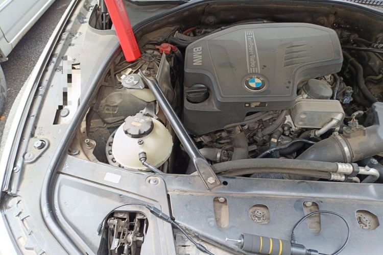 Used BMW 5 Series 2017 525Li Leading Model Engine Bay Right
