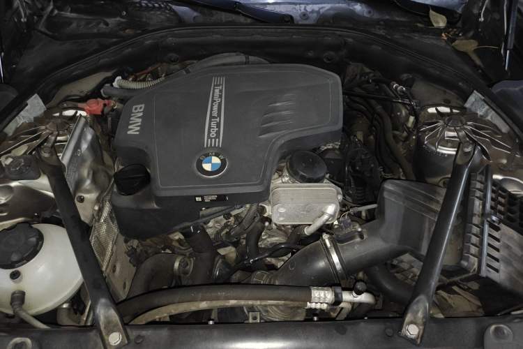 Used BMW 5 Series 2017 525Li Luxury Design Package Engine Bay