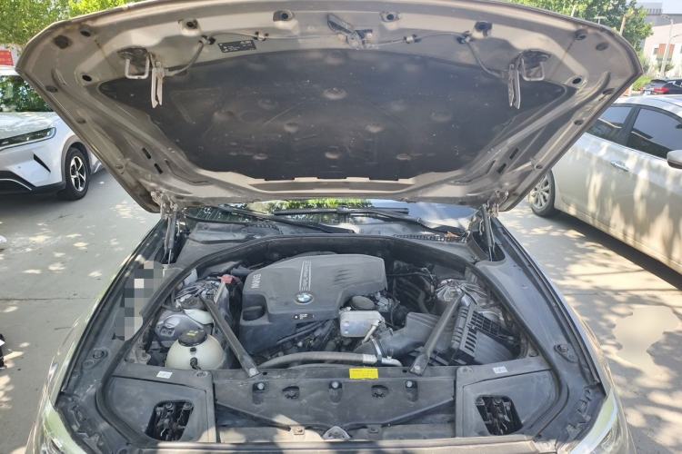 Used BMW 5 Series 2017 525Li Leading Model Engine Bay