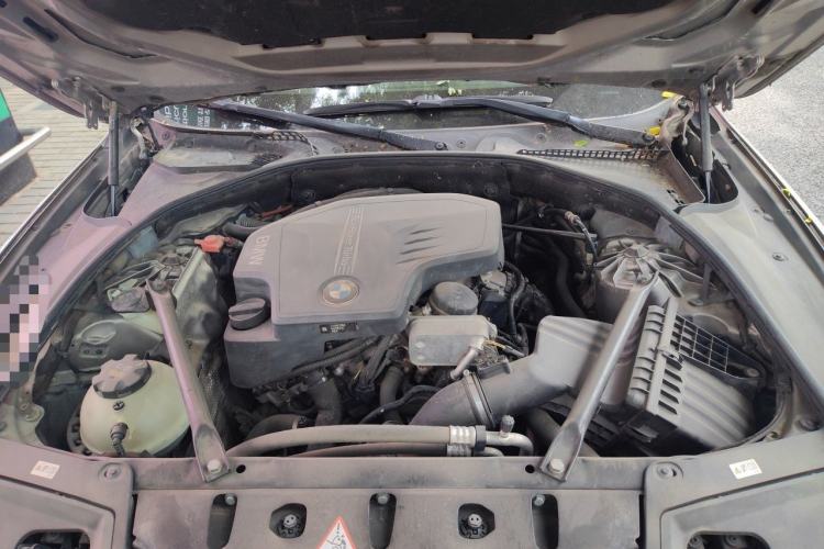 Used BMW 5 Series 2017 525Li Luxury Design Package Engine Bay
