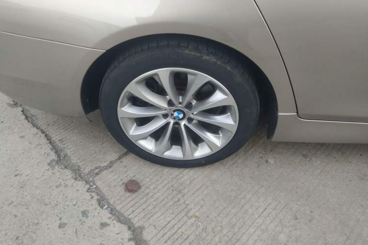 Used BMW 5 Series 2017 525Li Leading Model Exterior 4