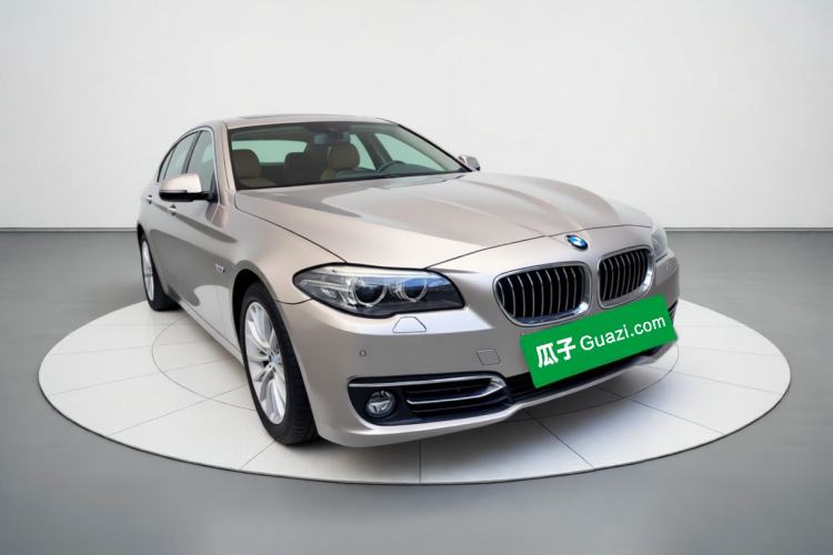 Used BMW 5 Series 2017 525Li Luxury Design Package Front Right 45 Deg
