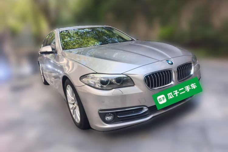 Used BMW 5 Series 2017 525Li Luxury Design Package Front Right 45 Deg