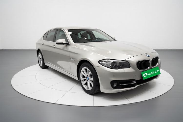 Used BMW 5 Series 2017 520Li Elegant Edition Front Right 45 Deg