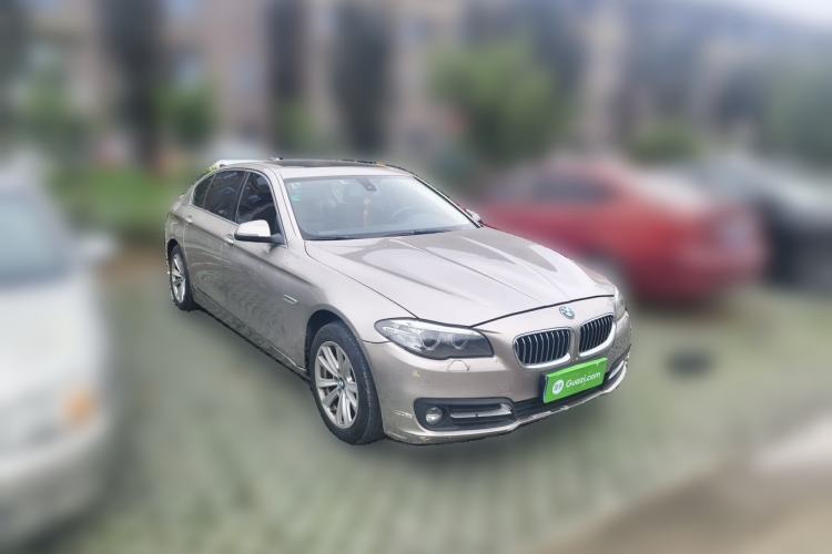 Used BMW 5 Series 2017 520Li Elegant Edition Front Right 45 Deg