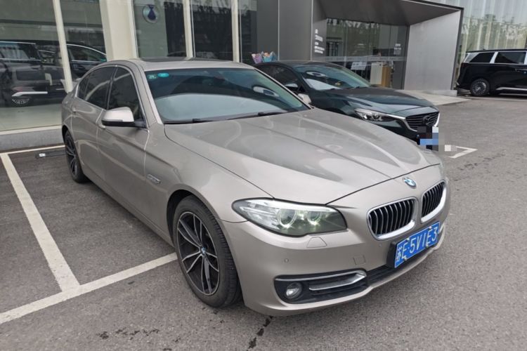 Used BMW 5 Series 2017 525Li Luxury Design Package Front Right 45 Deg