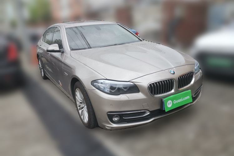 Used BMW 5 Series 2017 525Li Luxury Design Package Front Right 45 Deg