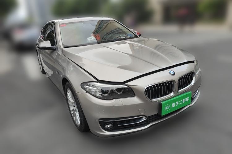 Used BMW 5 Series 2017 525Li Luxury Design Package Front Right 45 Deg