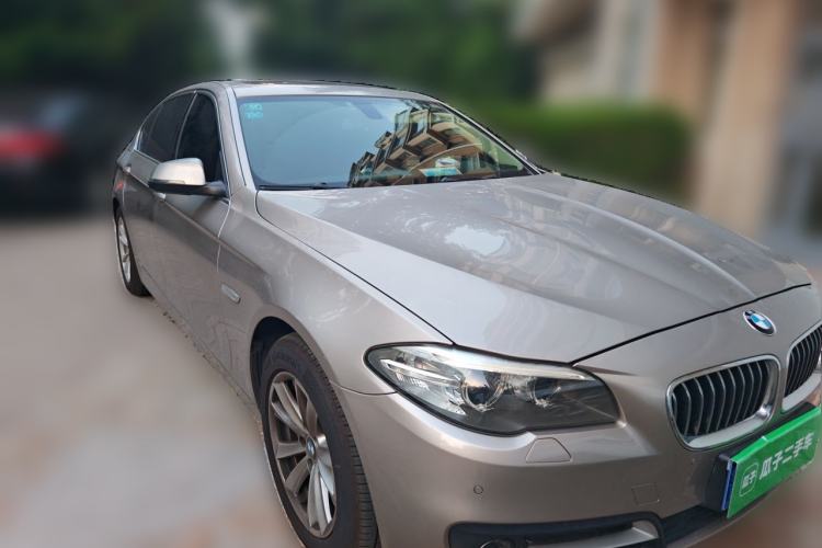 Used BMW 5 Series 2017 520Li Elegant Edition Front Right 45 Deg