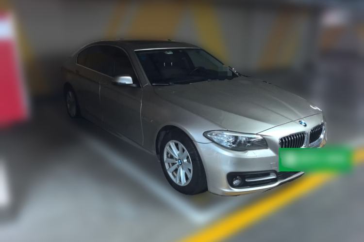 Used BMW 5 Series 2017 520Li Elegant Edition Front Right 45 Deg