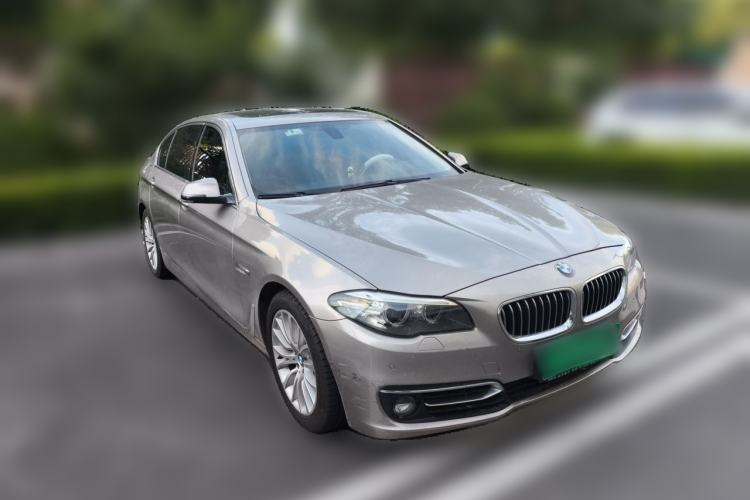 Used BMW 5 Series 2017 525Li Luxury Design Package Front Right 45 Deg