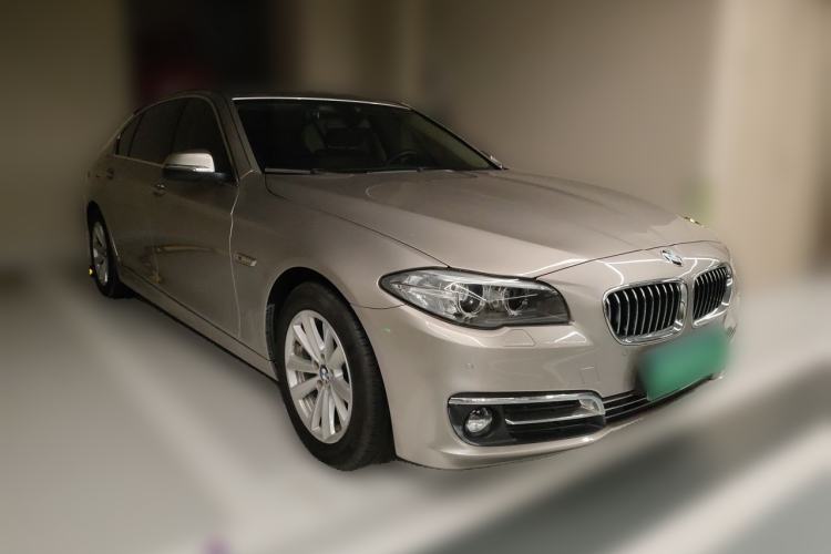 Used BMW 5 Series 2017 520Li Elegant Edition Front Right 45 Deg