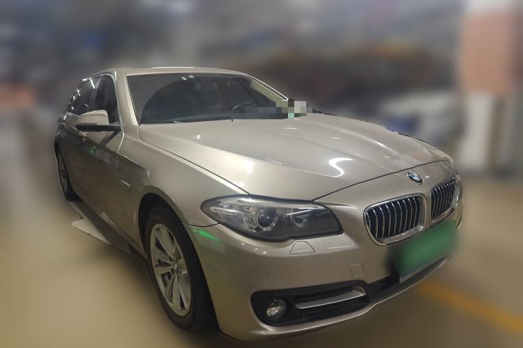Used BMW 5 Series 2017 520Li Elegant Edition Front Right 45 Deg