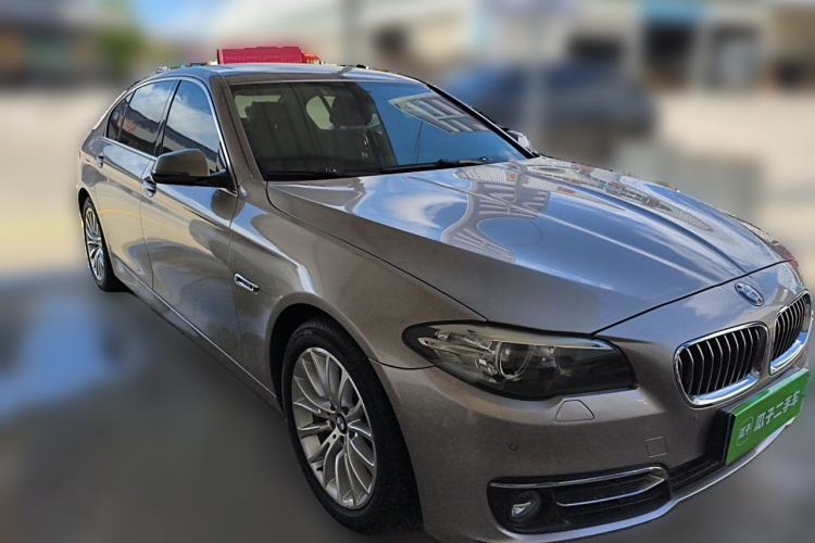 Used BMW 5 Series 2017 525Li Luxury Design Package Front Right 45 Deg