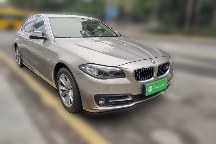 Used BMW 5 Series 2017 520Li Elegant Edition Front Right 45 Deg
